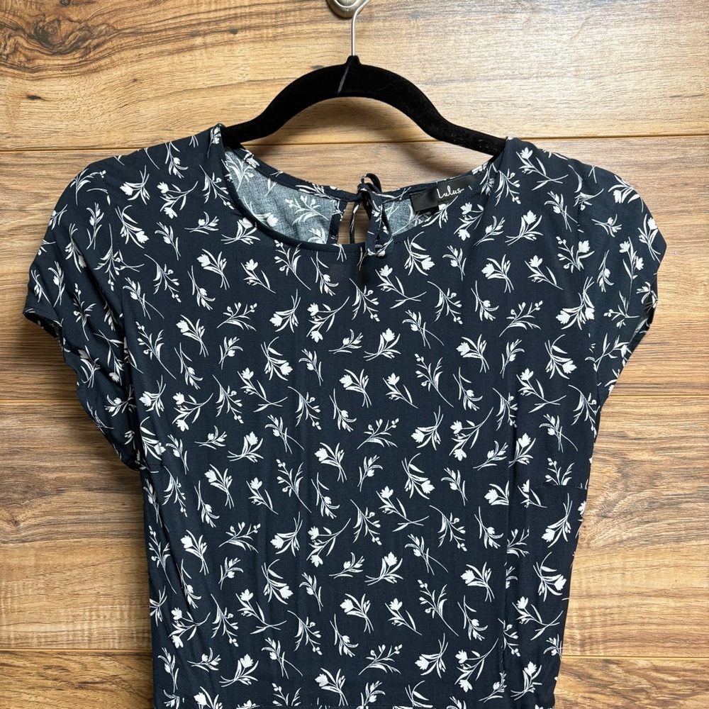 Lulu's Black and White Floral Blouse